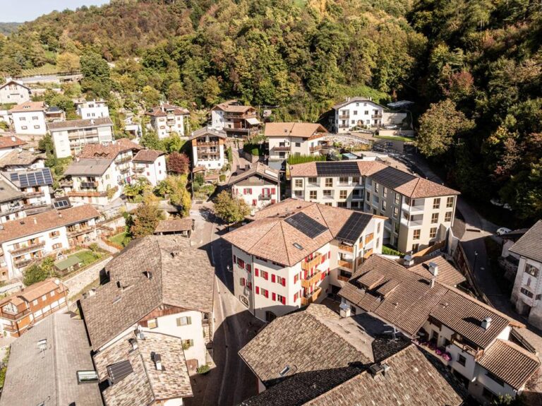 Bauunternehmen Südtirol - Baufirma Hafner Meran - Haus Haas Wohnung Montan Amadeus Hafner ©ArminHuber low 0328 1000