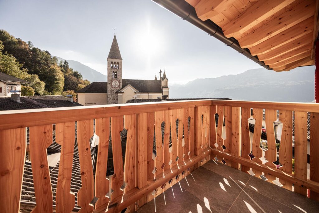 Bauunternehmen Südtirol - Baufirma Hafner Meran - Haus Haas Wohnung Montan Amadeus Hafner ©ArminHuber low 6911 1800